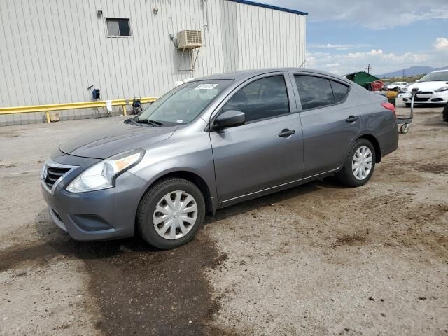 Nissan Versa