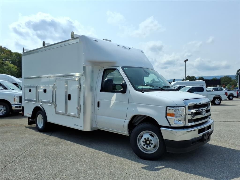 2026 FORD E-350