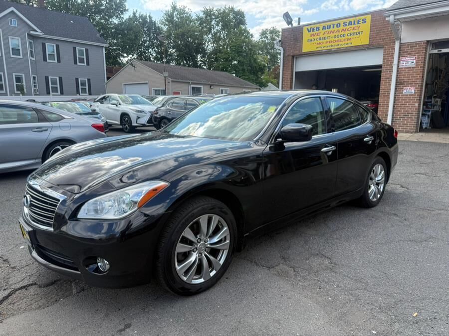 Infiniti M37