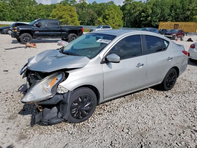 Nissan Versa