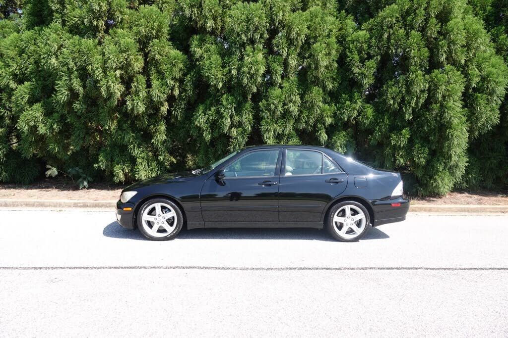 Lexus IS