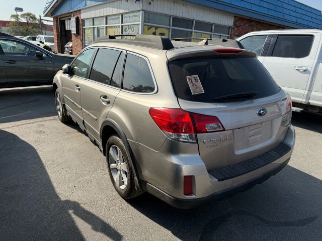 2014 SUBARU Outback
