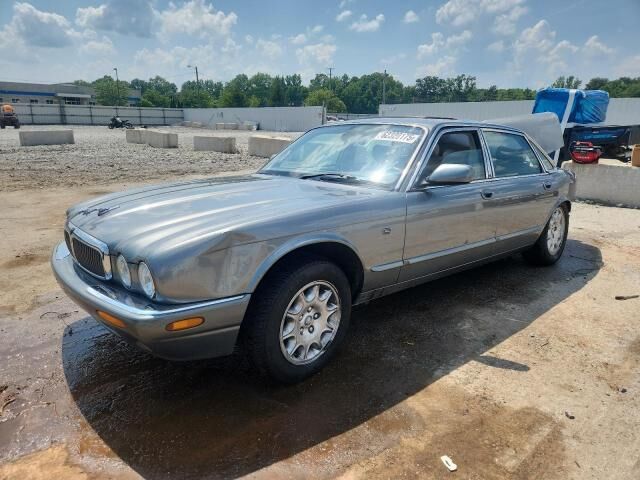 Jaguar XJ8