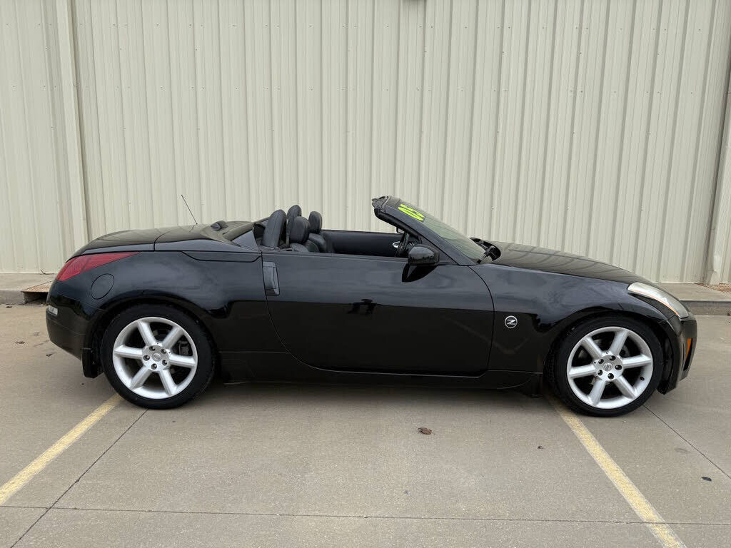 2005 NISSAN 350Z