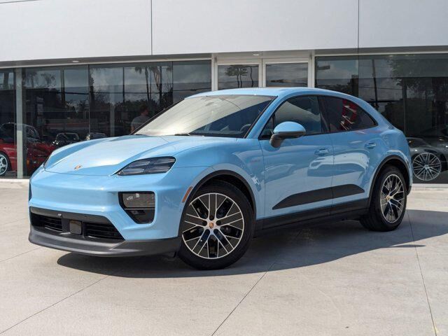 2025 PORSCHE Macan
