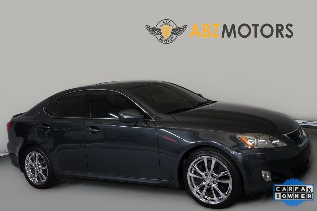 Lexus IS