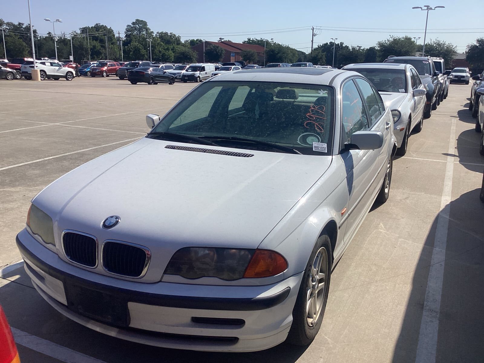BMW 323i