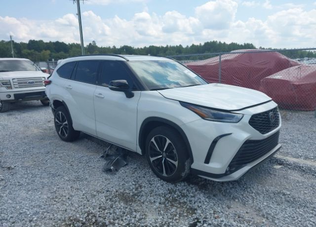 2022 TOYOTA Highlander