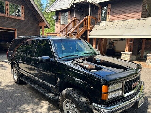 GMC Suburban