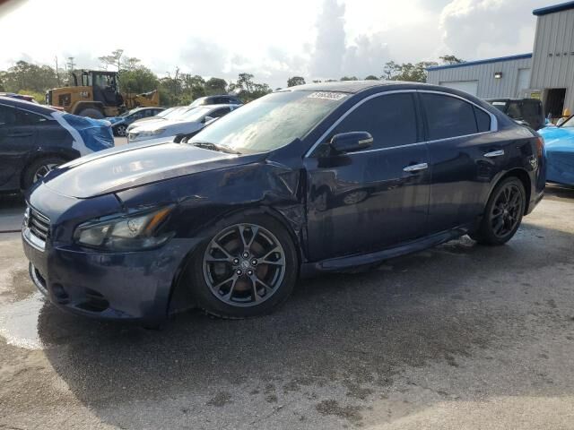 Nissan Maxima