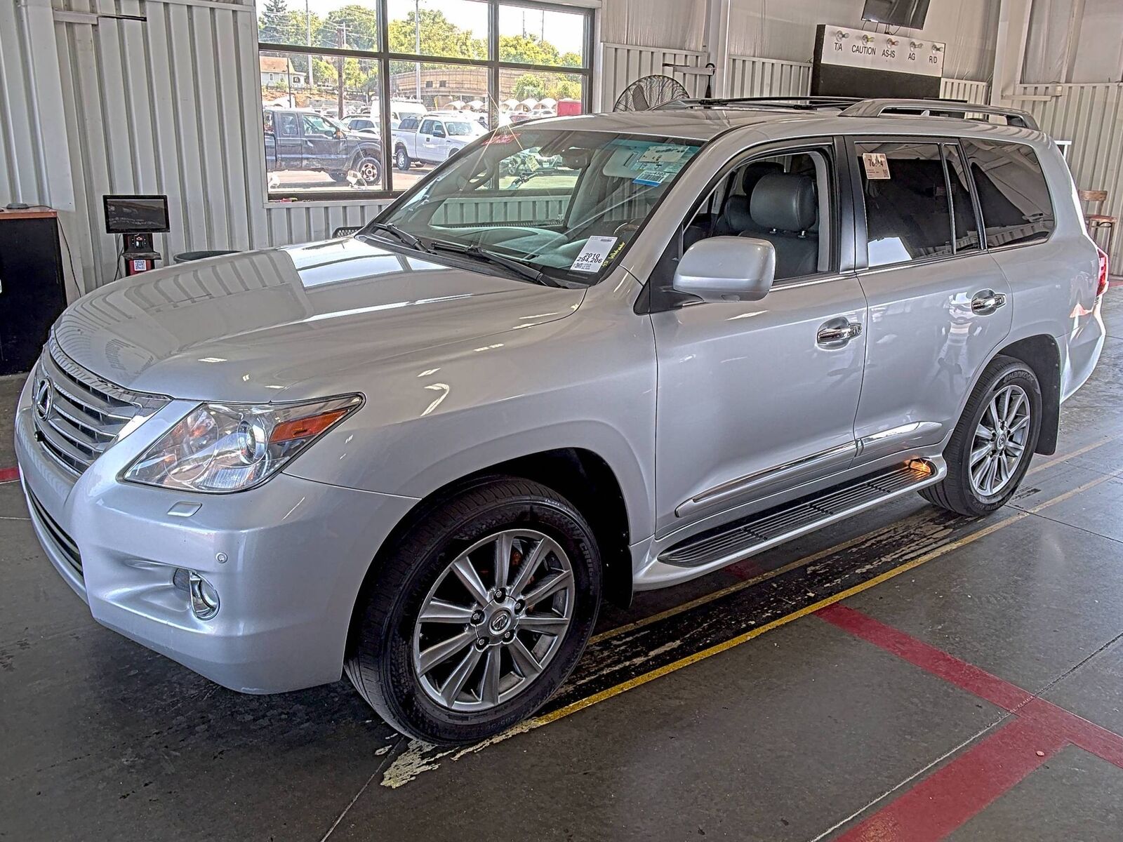 Lexus LX