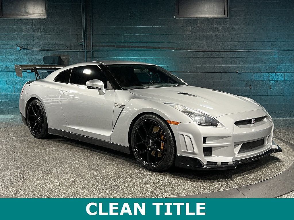 Nissan GT-R