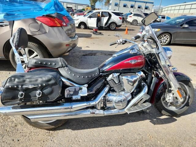 Suzuki VLR1800/VLR1800T