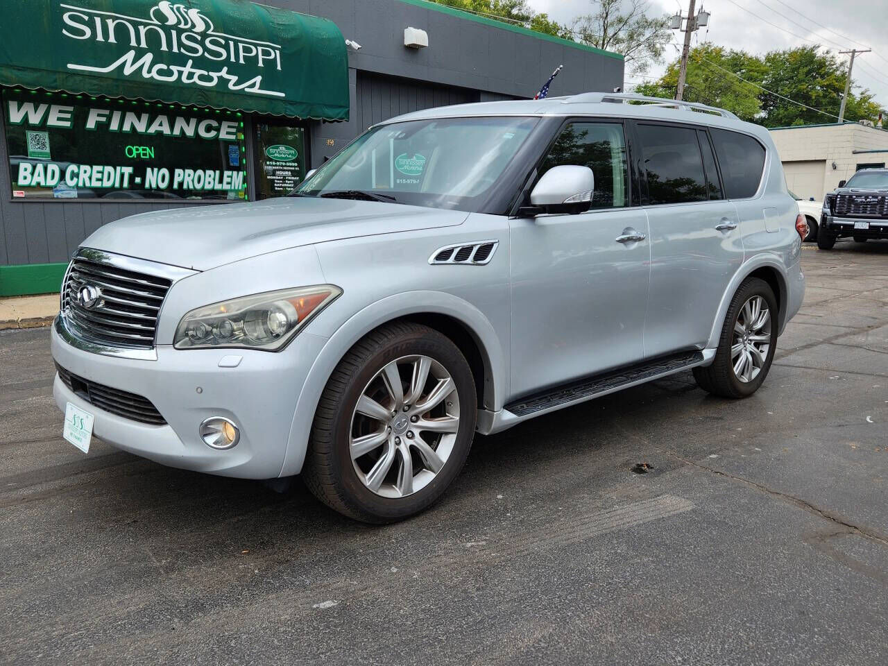 Infiniti QX56