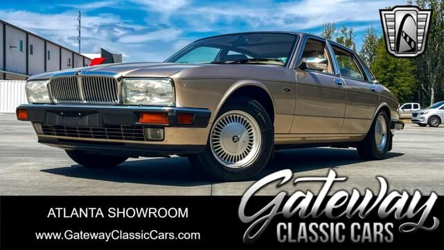 Jaguar XJ6