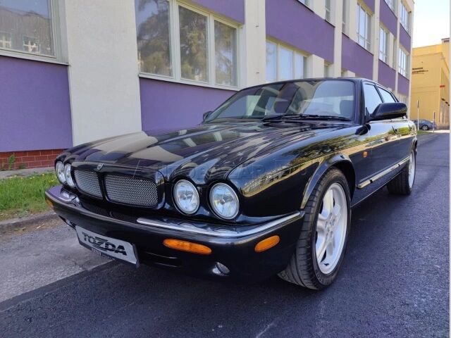 2000 JAGUAR XJR