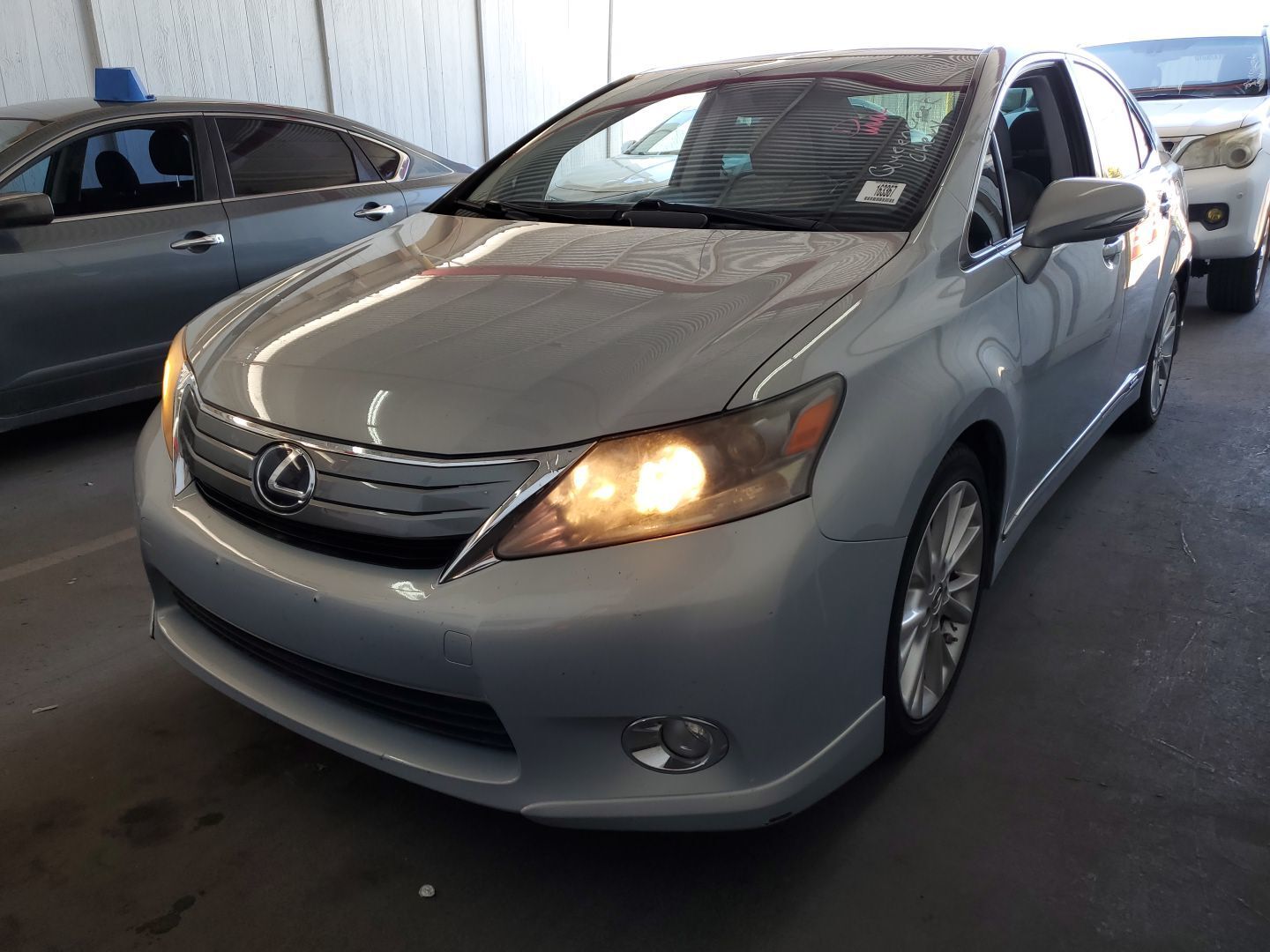 Lexus HS