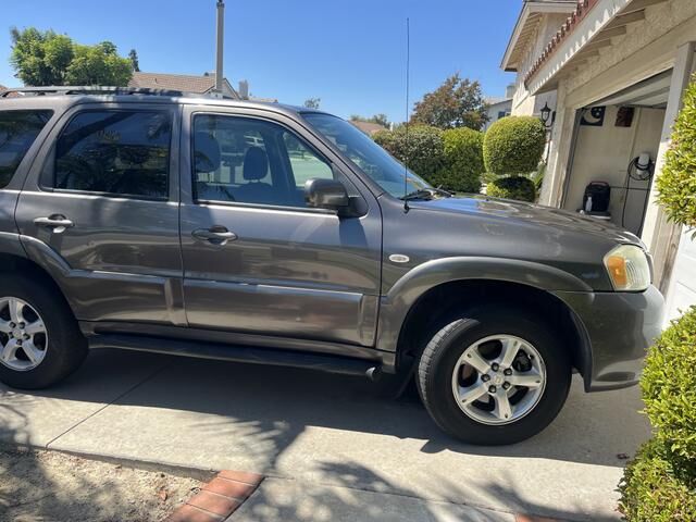 Mazda Tribute