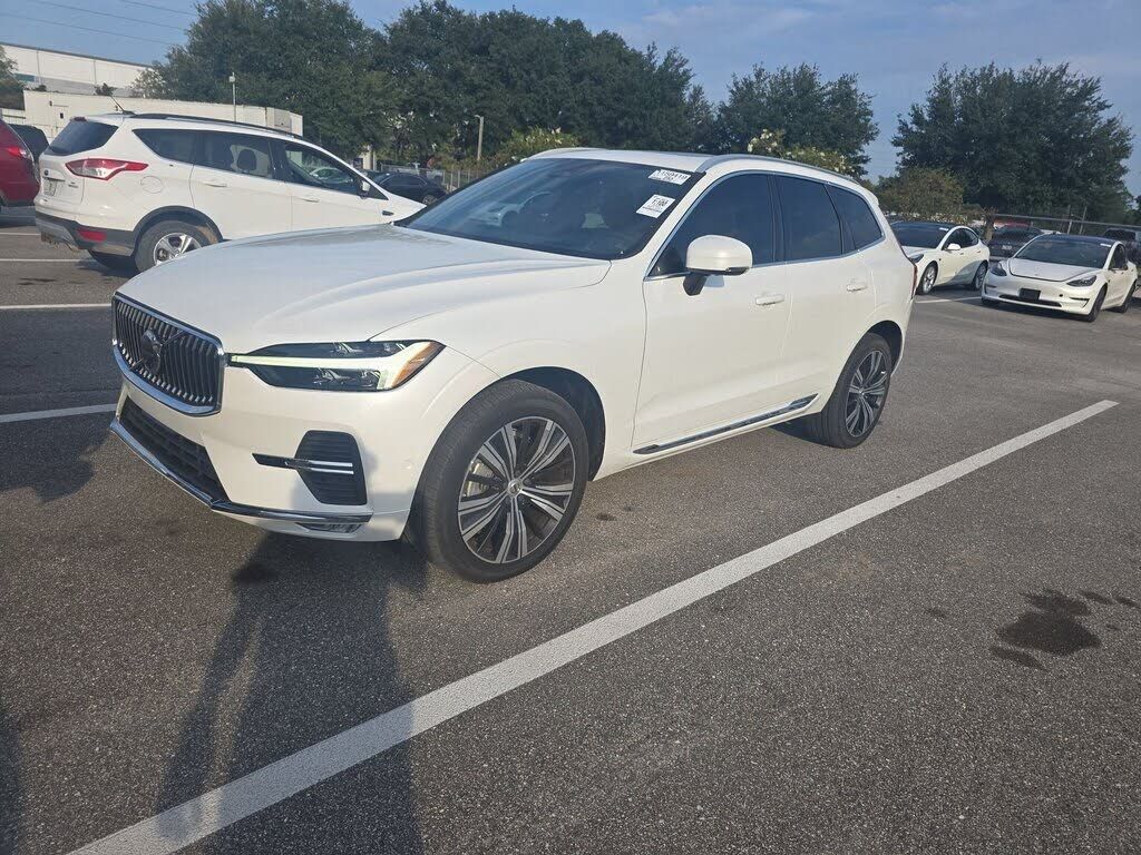 2022 VOLVO XC60