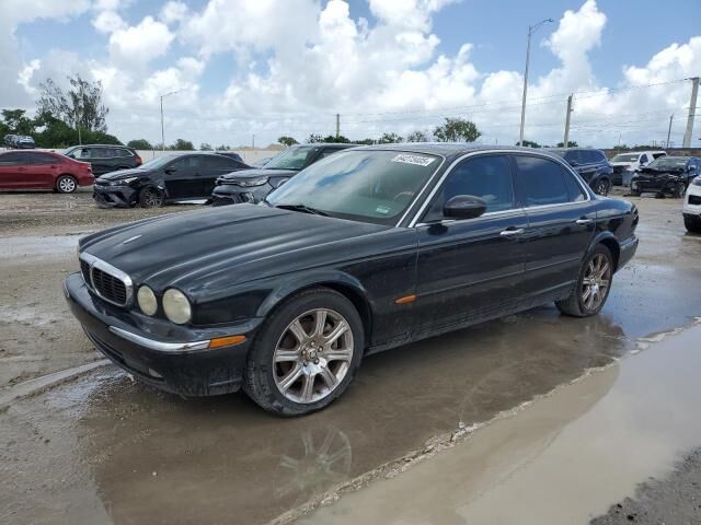 Jaguar XJ