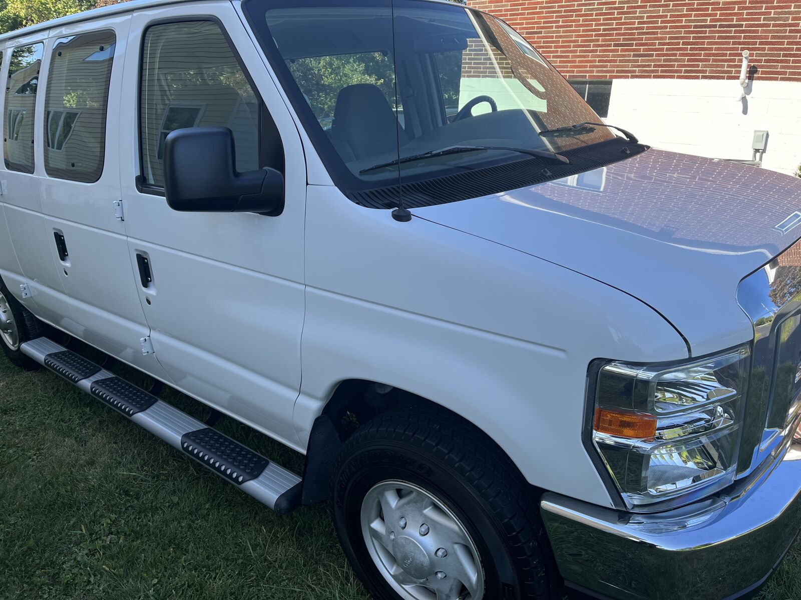 Ford E-350