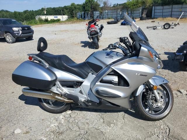 Honda ST1300A