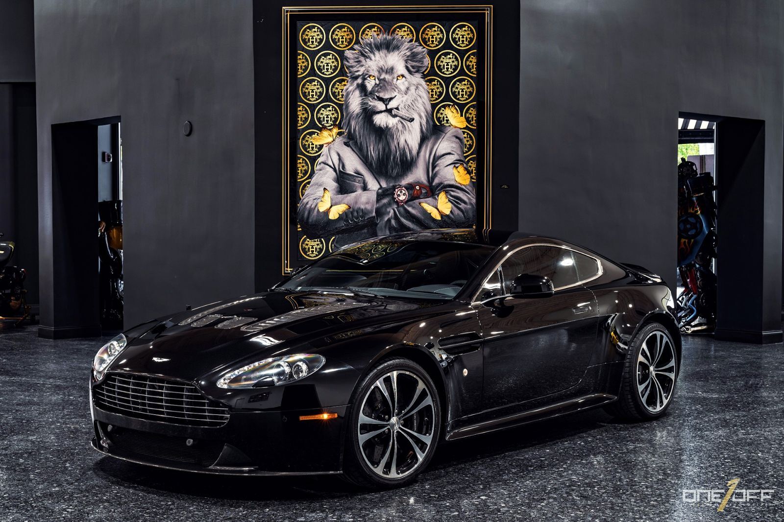 Aston Martin V12 Vantage