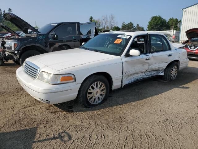 Ford Crown Victoria