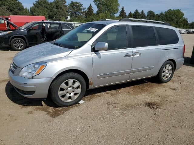 Hyundai Entourage