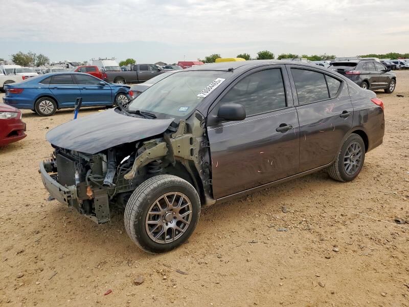 Nissan Versa