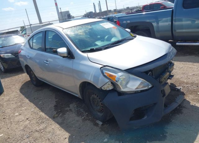Nissan Versa