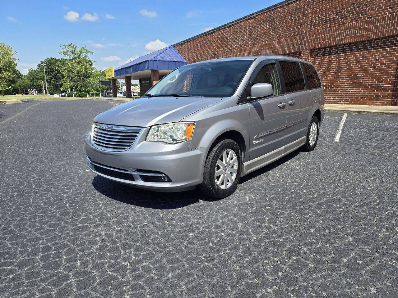 2013 CHRYSLER Town and Country