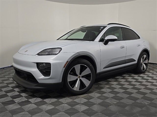 2025 PORSCHE Macan