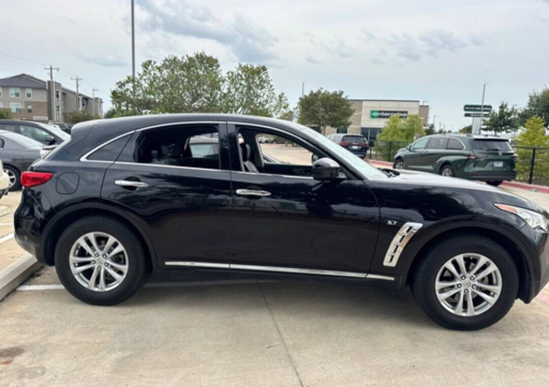 Infiniti QX70
