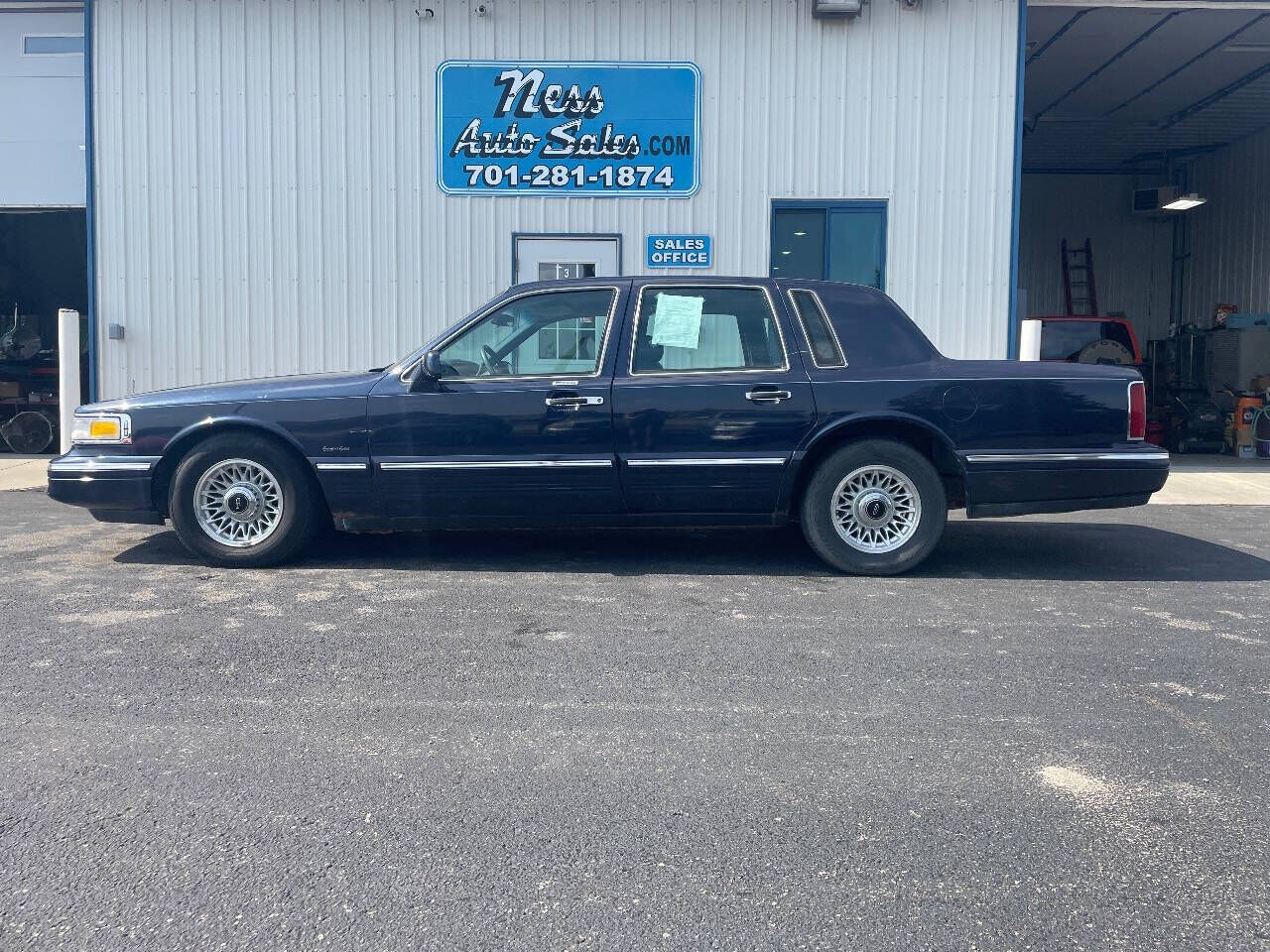 1997 LINCOLN Town Car