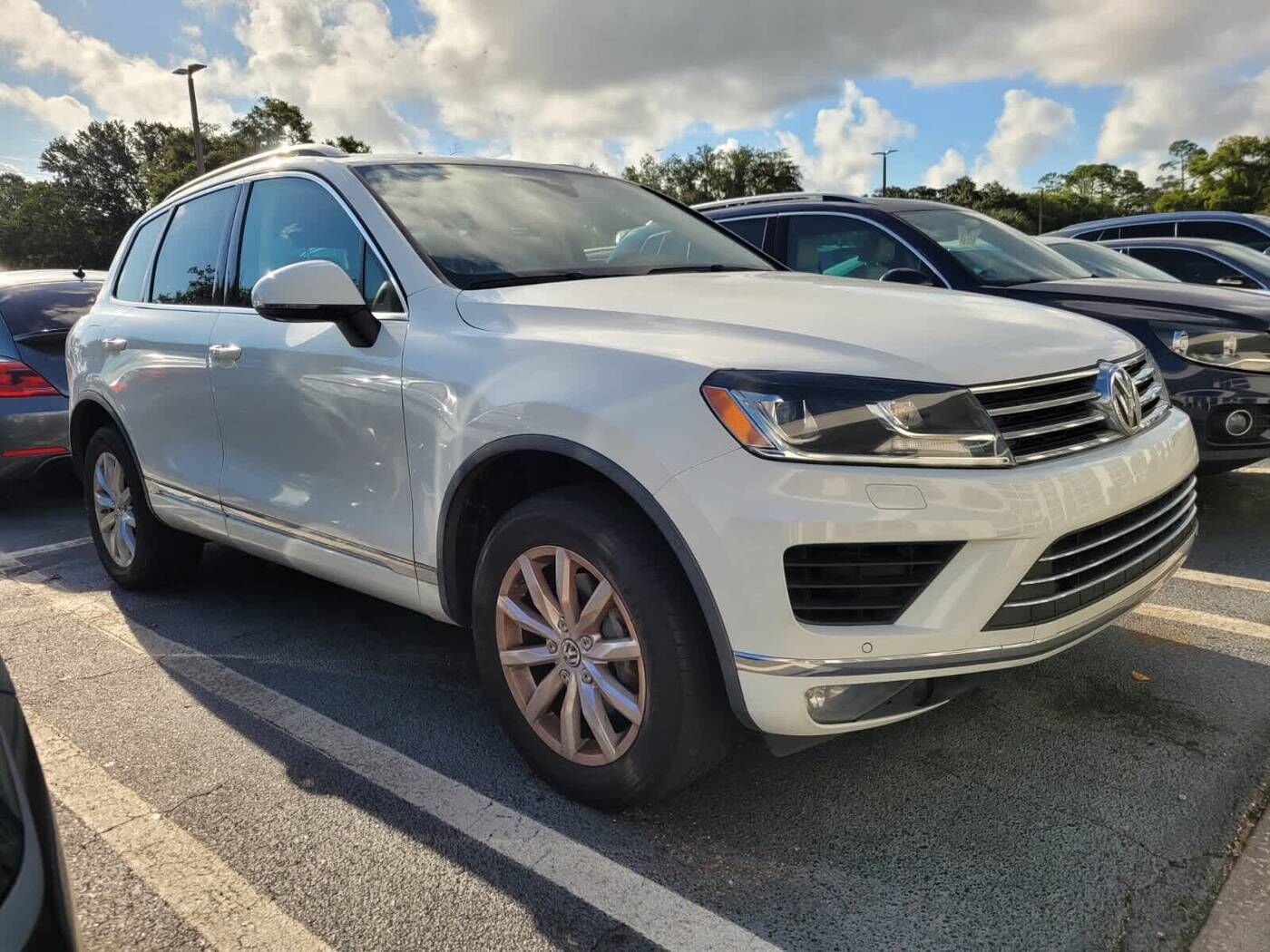 2017 VOLKSWAGEN Touareg