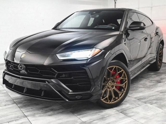 2020 LAMBORGHINI URUS