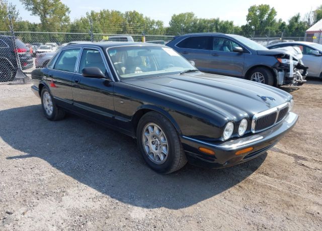 Jaguar XJ8