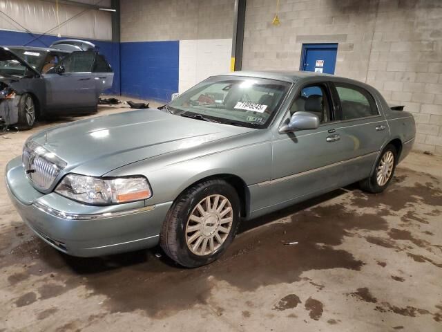 Lincoln Town Car