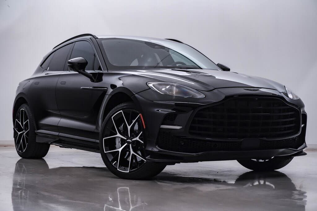 2025 ASTON MARTIN DBX