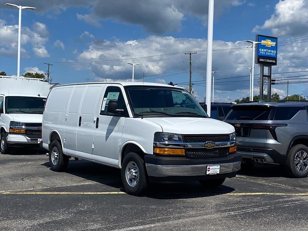 2025 CHEVROLET Express