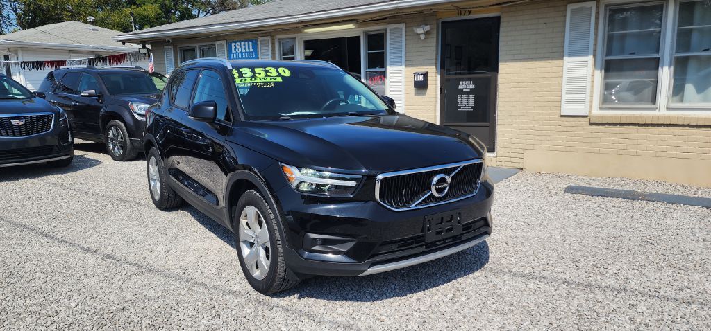 2022 VOLVO XC40