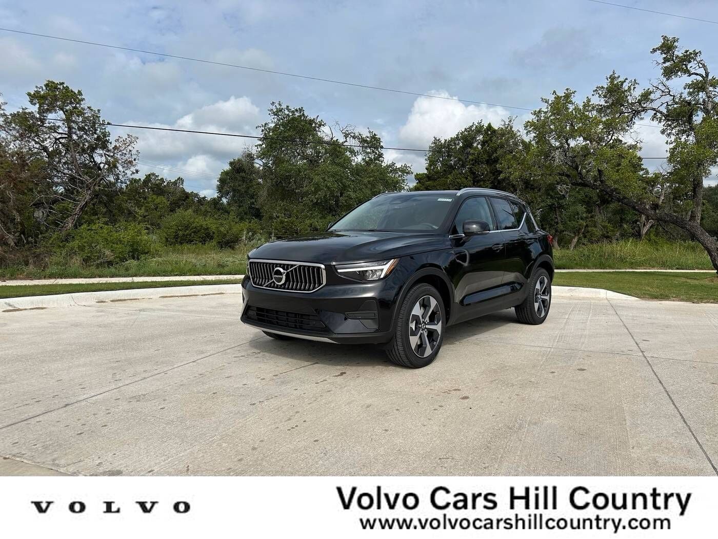 2025 VOLVO XC40