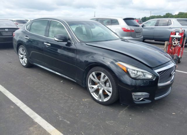 Infiniti Q70L