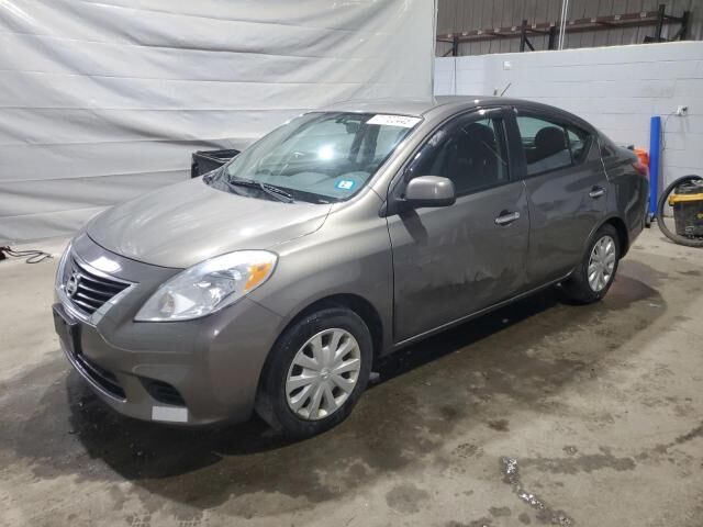 Nissan Versa