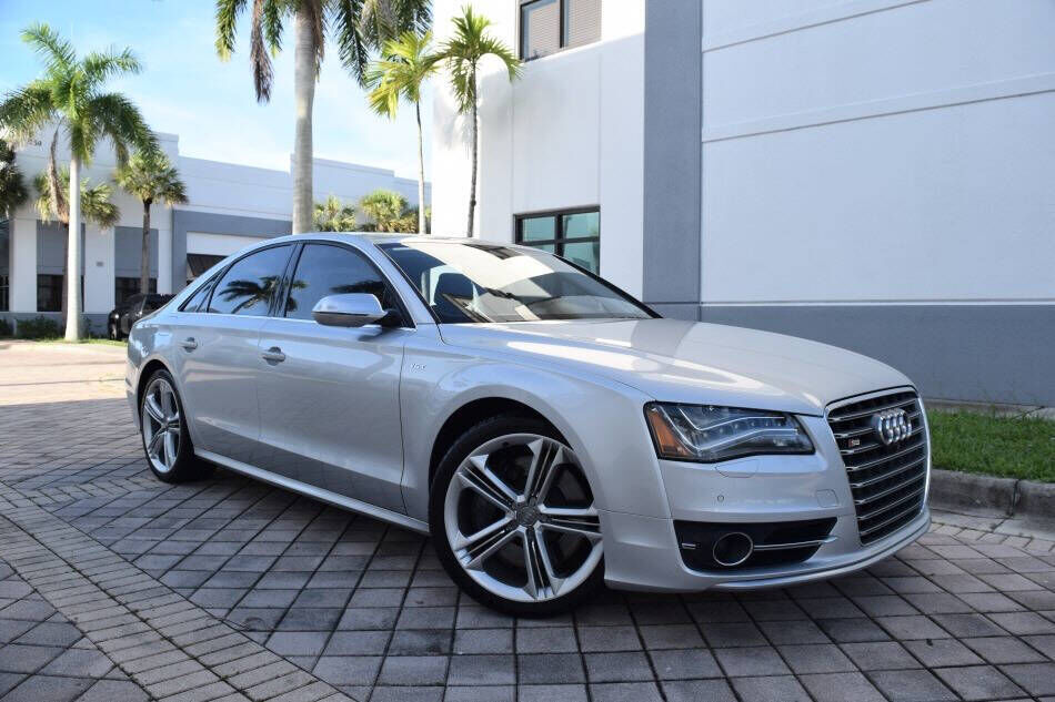 Audi S8