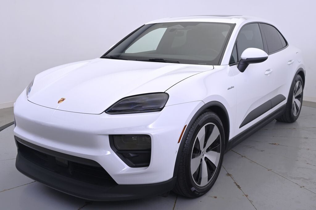 2024 PORSCHE Macan