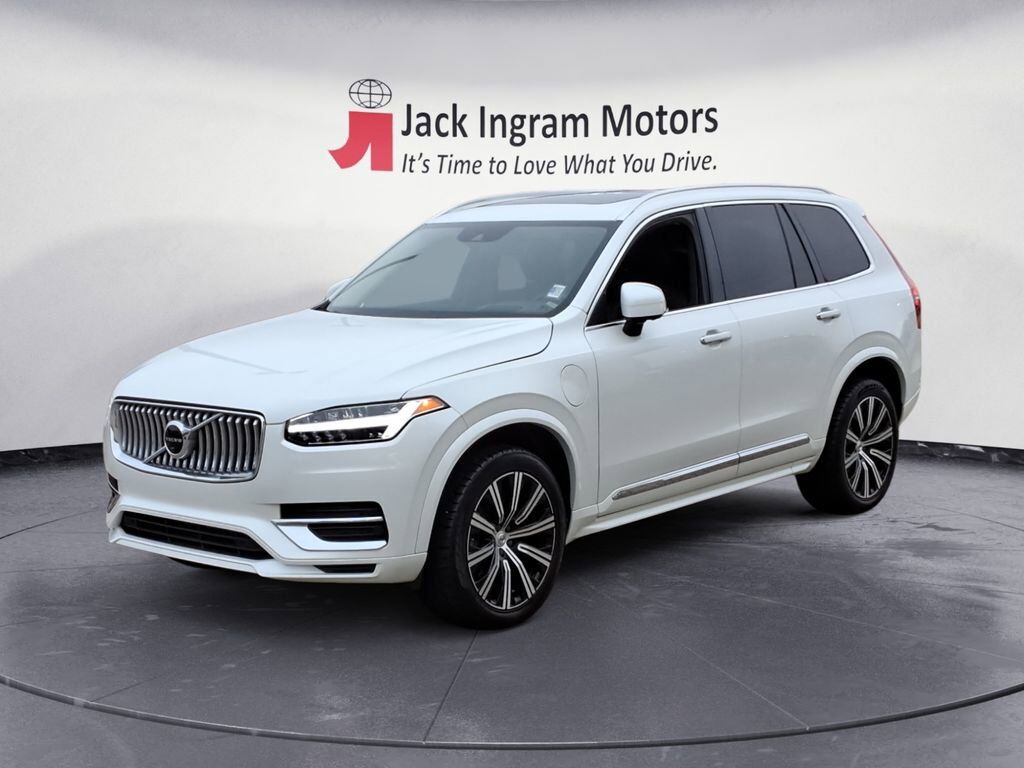 2022 VOLVO XC90
