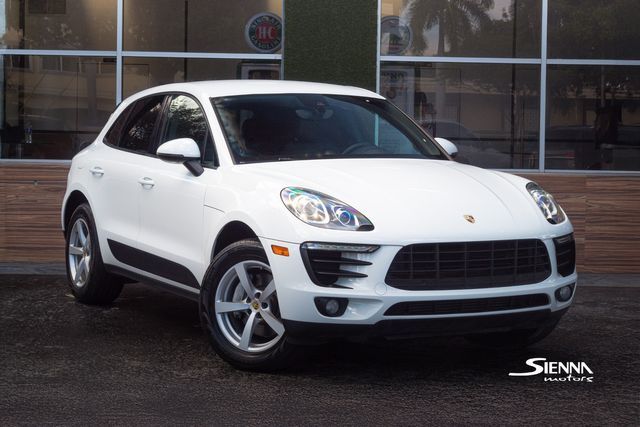 2018 PORSCHE Macan