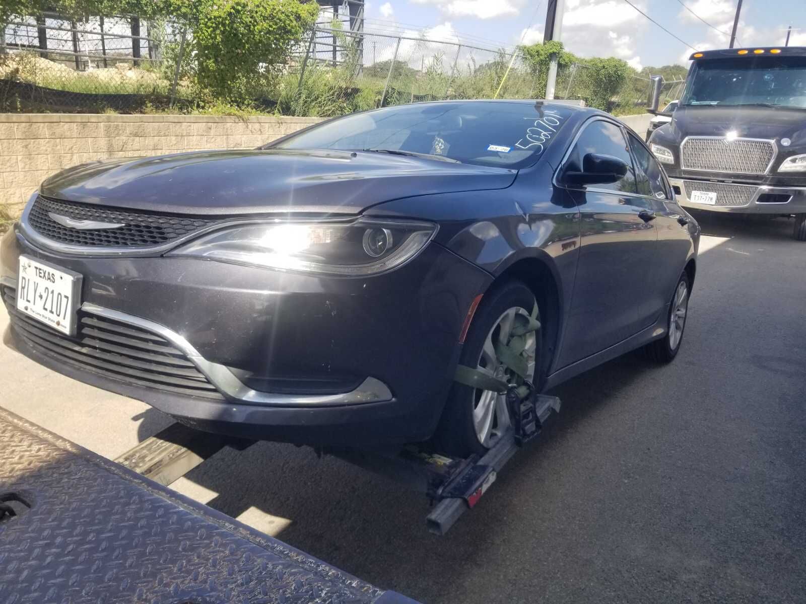 Chrysler 200